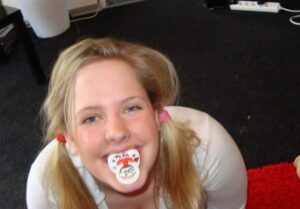 heisses windelmädchen windel-camgirl